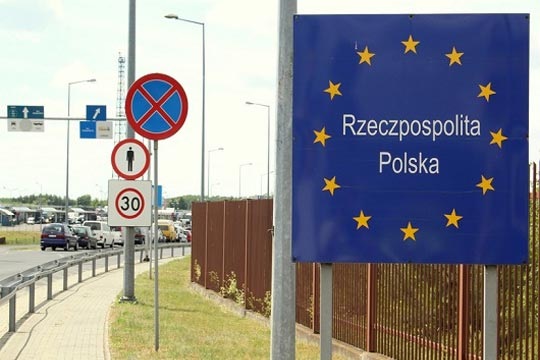 A járványveszély fenyegetése Lengyelországban - külföldi állampolgárok részére tilos a beutazás